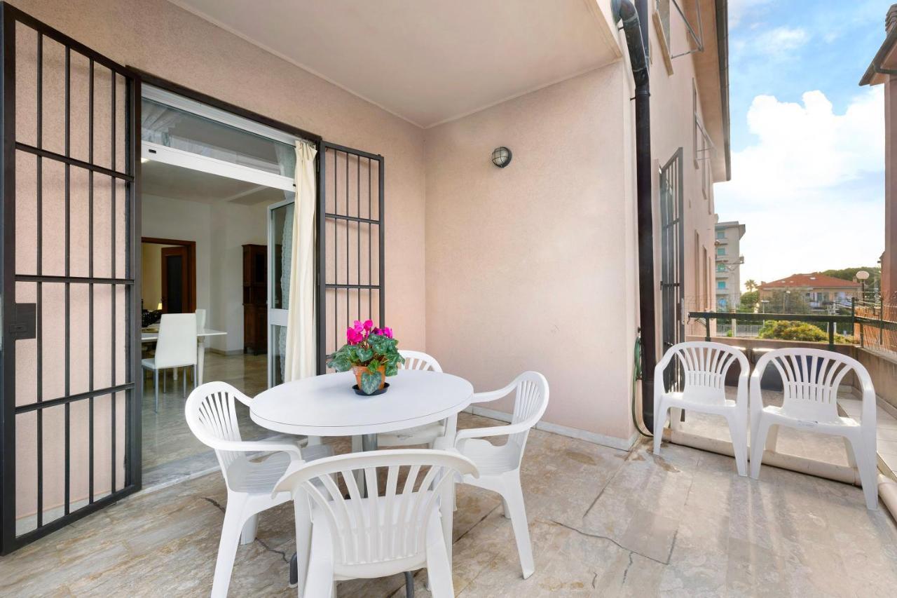 Appartement Casa Rosa à Loano Extérieur photo